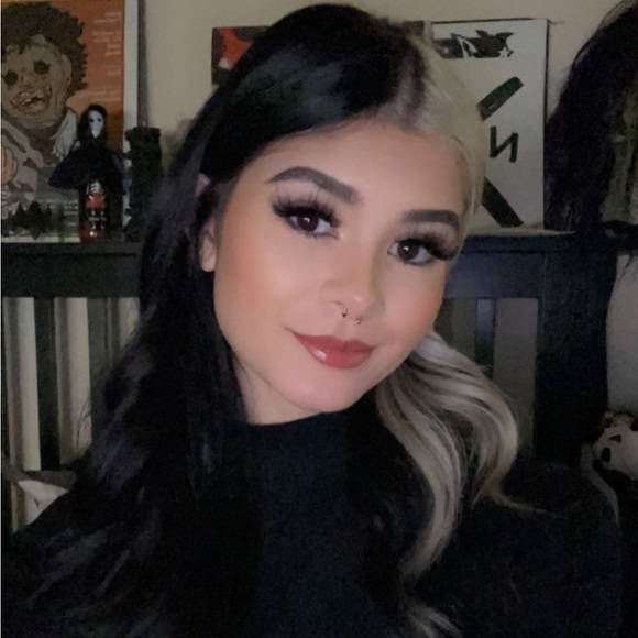 Meet your seller!(: - Picture 3 of 3